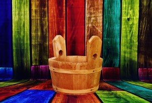 wooden-bucket-2100979_640